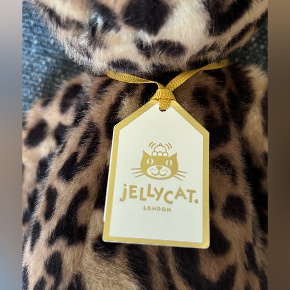 🐆 👑 NWT Jellycat Cobblehop Bunny Ruby Cruiser Exclusive Leopard Print Jellycat - Picture 7 of 15